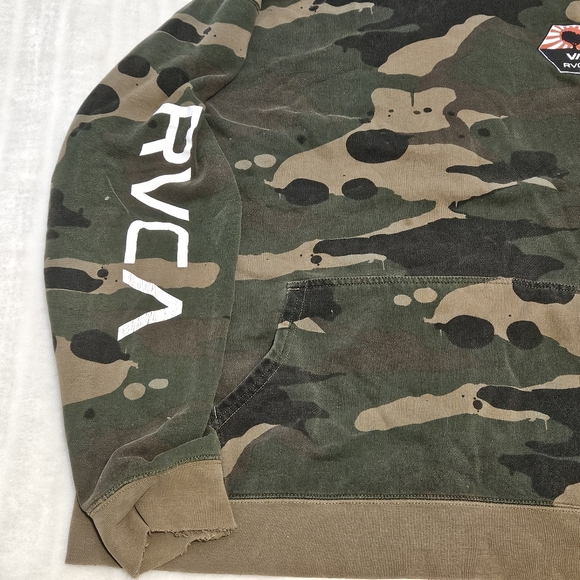 BOGO Free🦋 RVCA Camouflage Hoodie - Picture 4 of 15